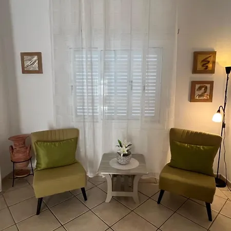 The Prime Location Lovely 1 Bedroom Apartment *