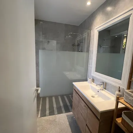The Prime Location Lovely 1 Bedroom 아파트 *
