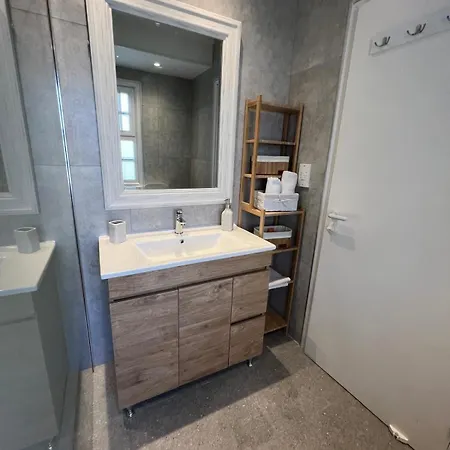 The Prime Location Lovely 1 Bedroom *