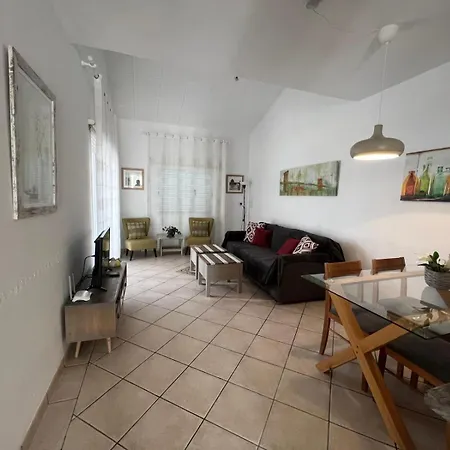 The Prime Location Lovely 1 Bedroom *