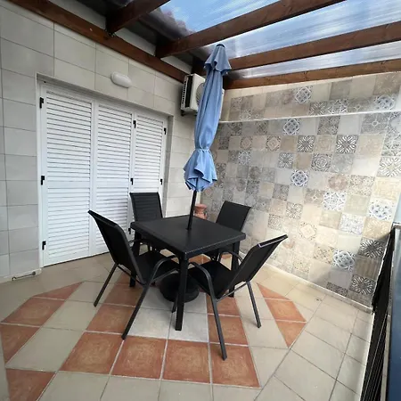 The Prime Location Lovely 1 Bedroom شقة *